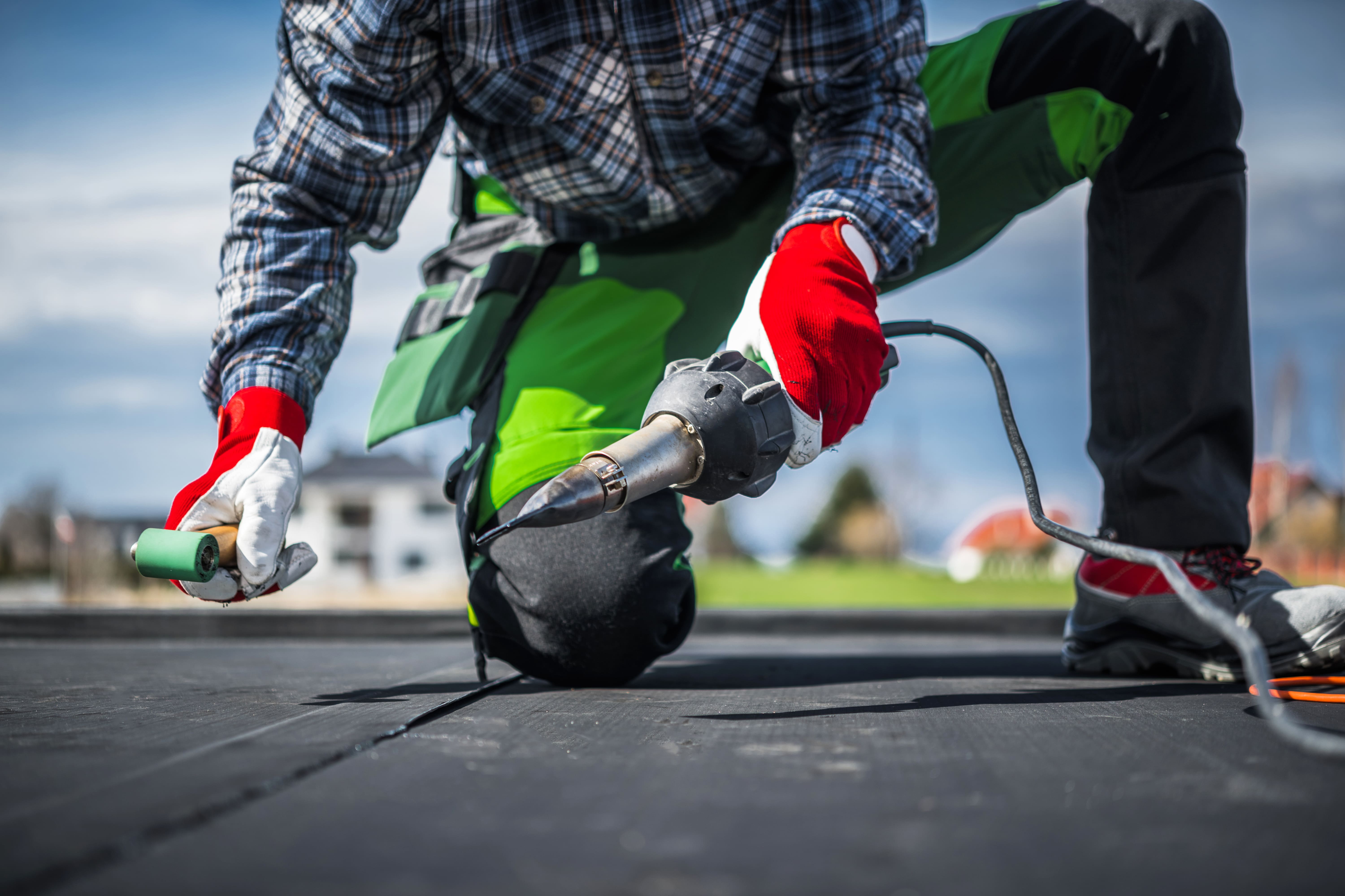 epdm membrane installation using hot air blower